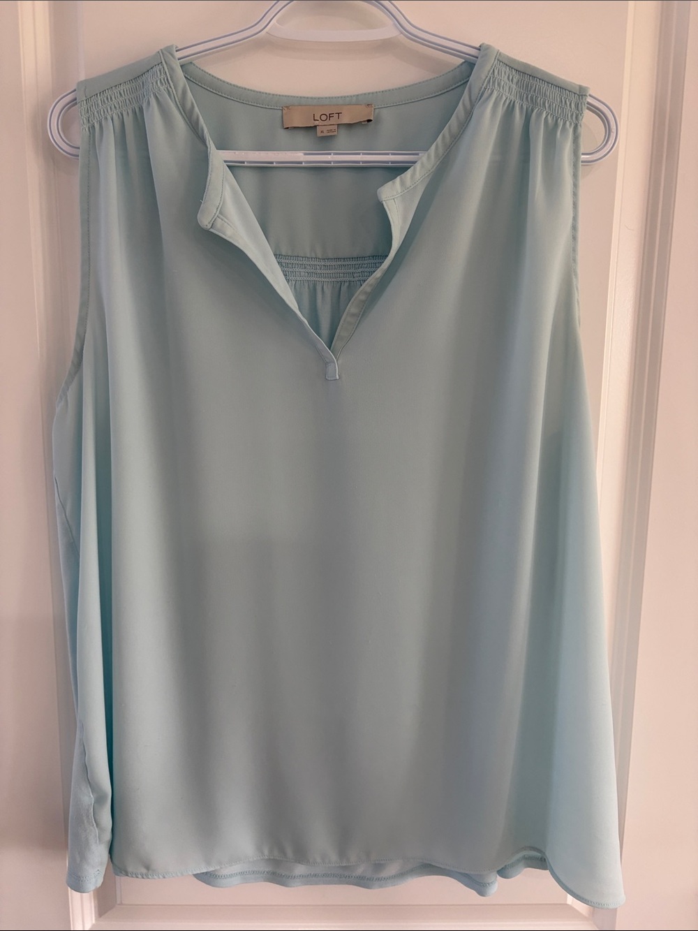 LOFT Women’s Sleeveless Split-Neck Blouse in Light Mint A-1
